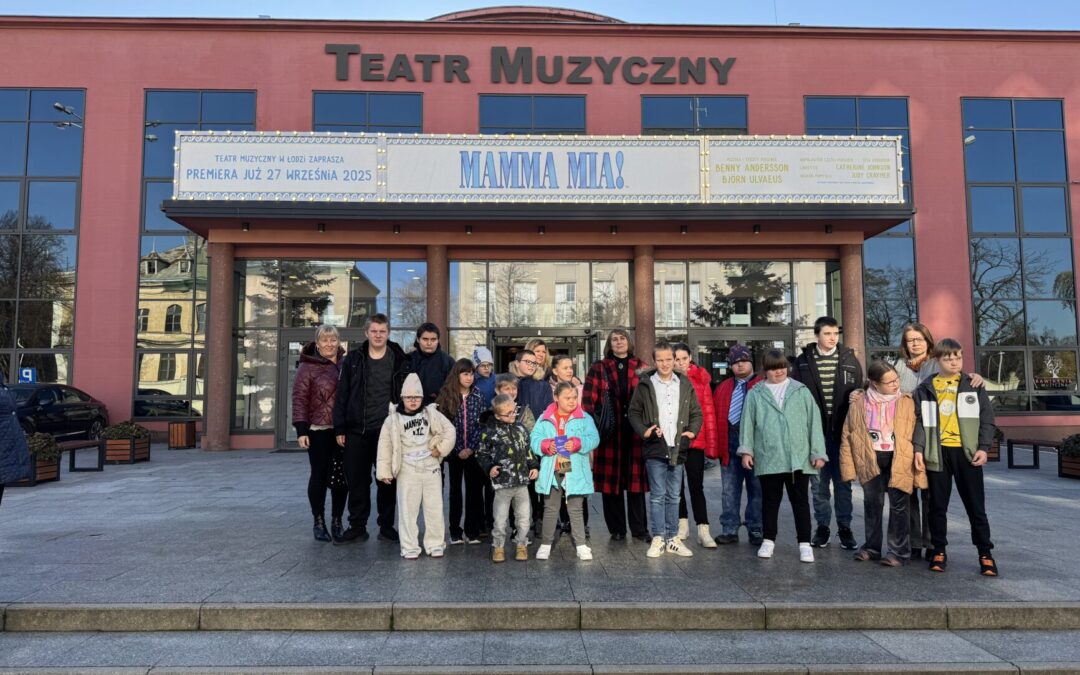 „Z teatrem za pan brat”